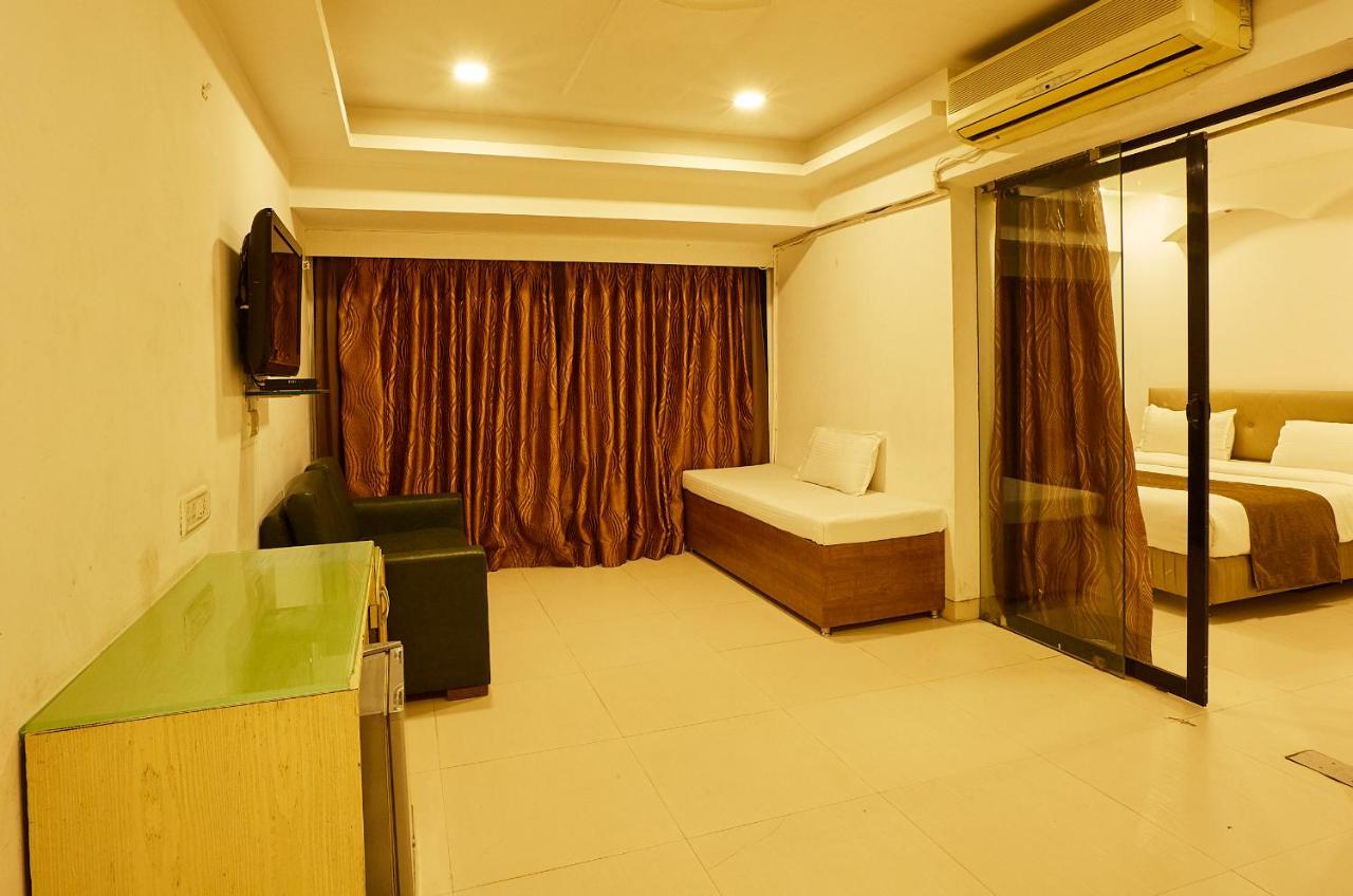 Hotel Alibaba Mumbai Exterior photo